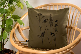 Hirschkind: Bio-Kissenbezug 40x40 Schmetterlingswiese olive | sup
